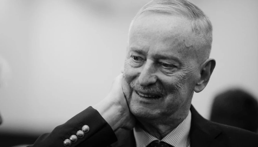 Сійм Каллас помер уночі проти 22 серпня: підтверджено сім’ю та посади